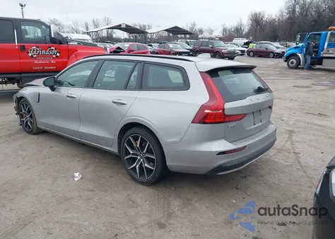 2024 Volvo V60 Recharge Plug-In Hybrid T8 Polestar Engineered z USA, uszkodzony, nr VIN YV1H60EP6R1631313